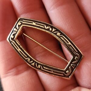 Vintage Gold Brooch Pin